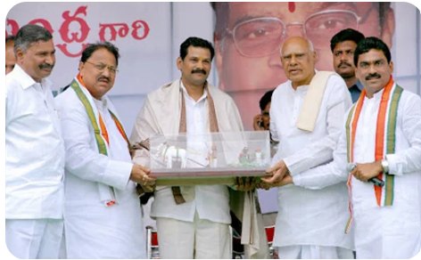 Felicitation on a public stage